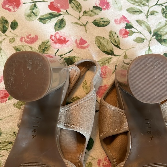 Anne Klein shoes. Size 9M. Beige with sparkles. - Picture 6 of 10